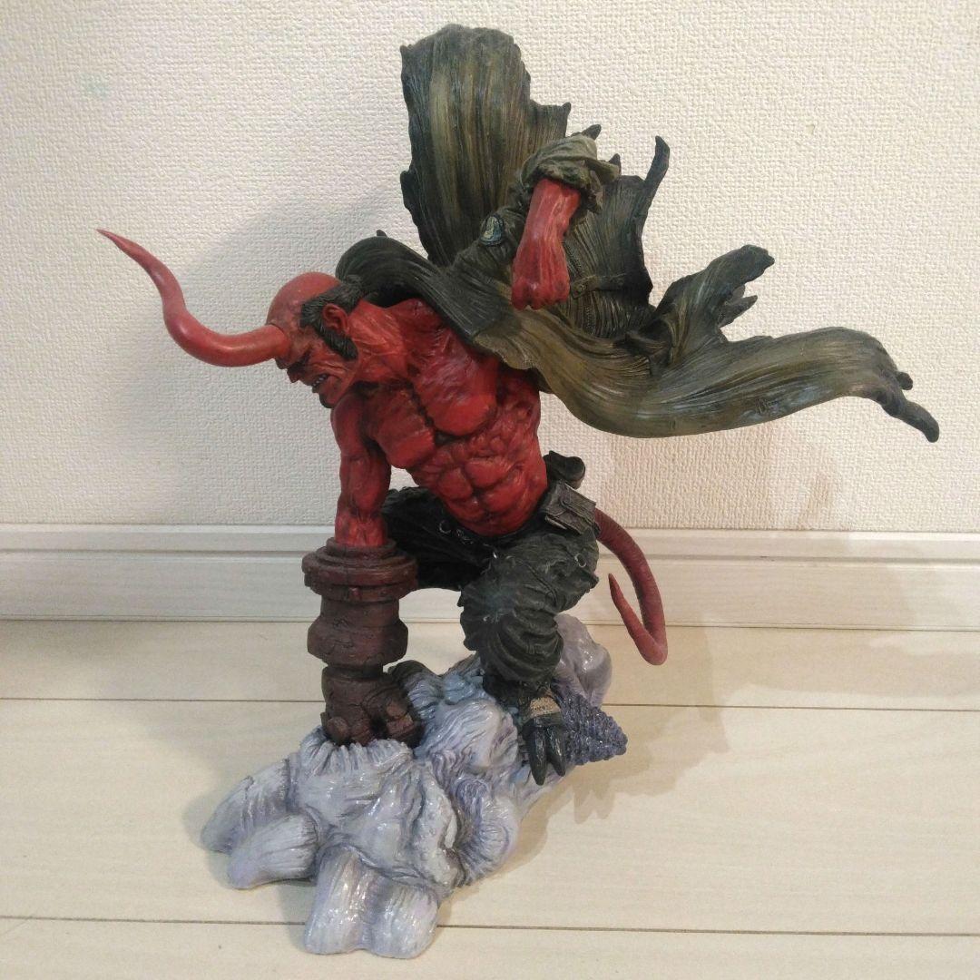 ヘルボーイ　フィギュア