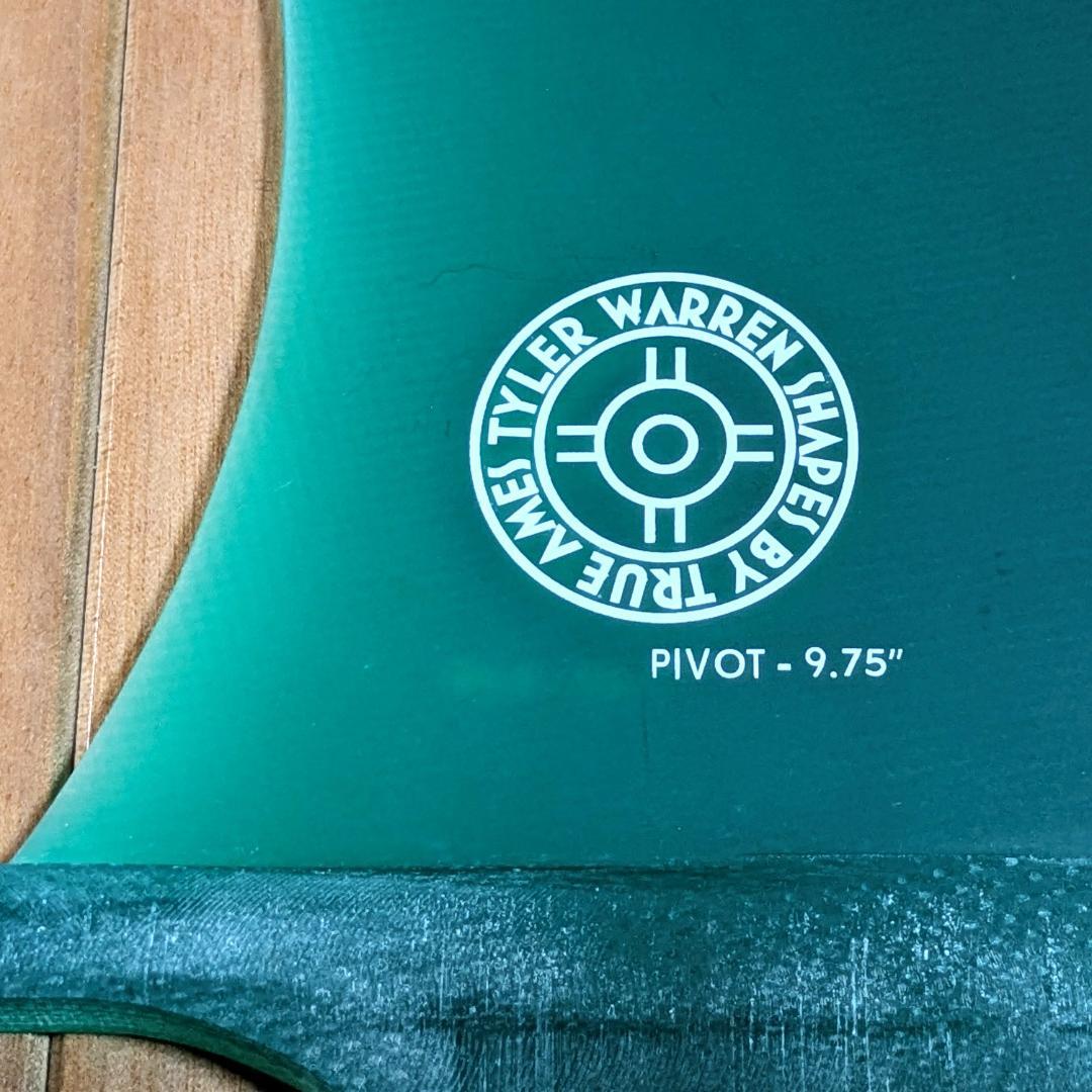 TRUE AMES　タイラーウォーレン　PIVOT 9,75　シングルフィン