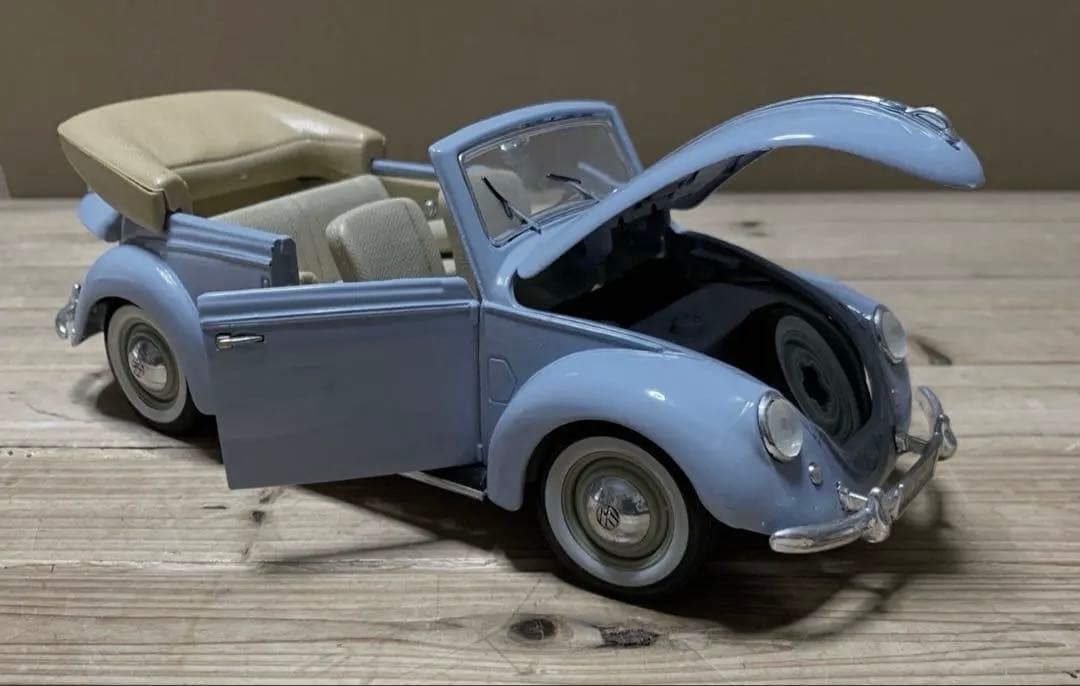 ミニカー　1/18　VW　フォルクスワーゲン　ビートル　カブリオレ　1951