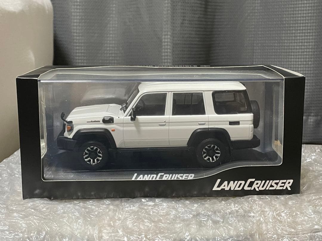 レ*】様 ランドクルーザー70 ホワイト カラーサンプル