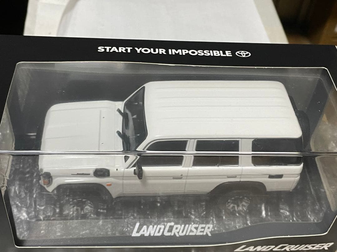 レ*】様 ランドクルーザー70 ホワイト カラーサンプル