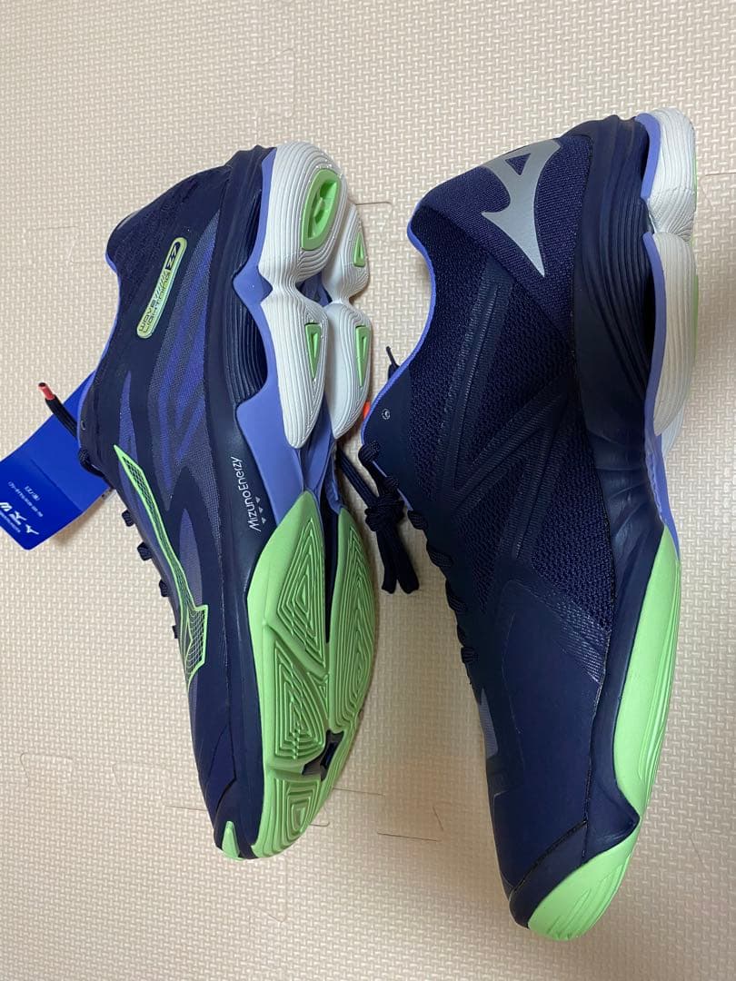 バレーボールシューズ ウエーブライトニングZ7 29.5