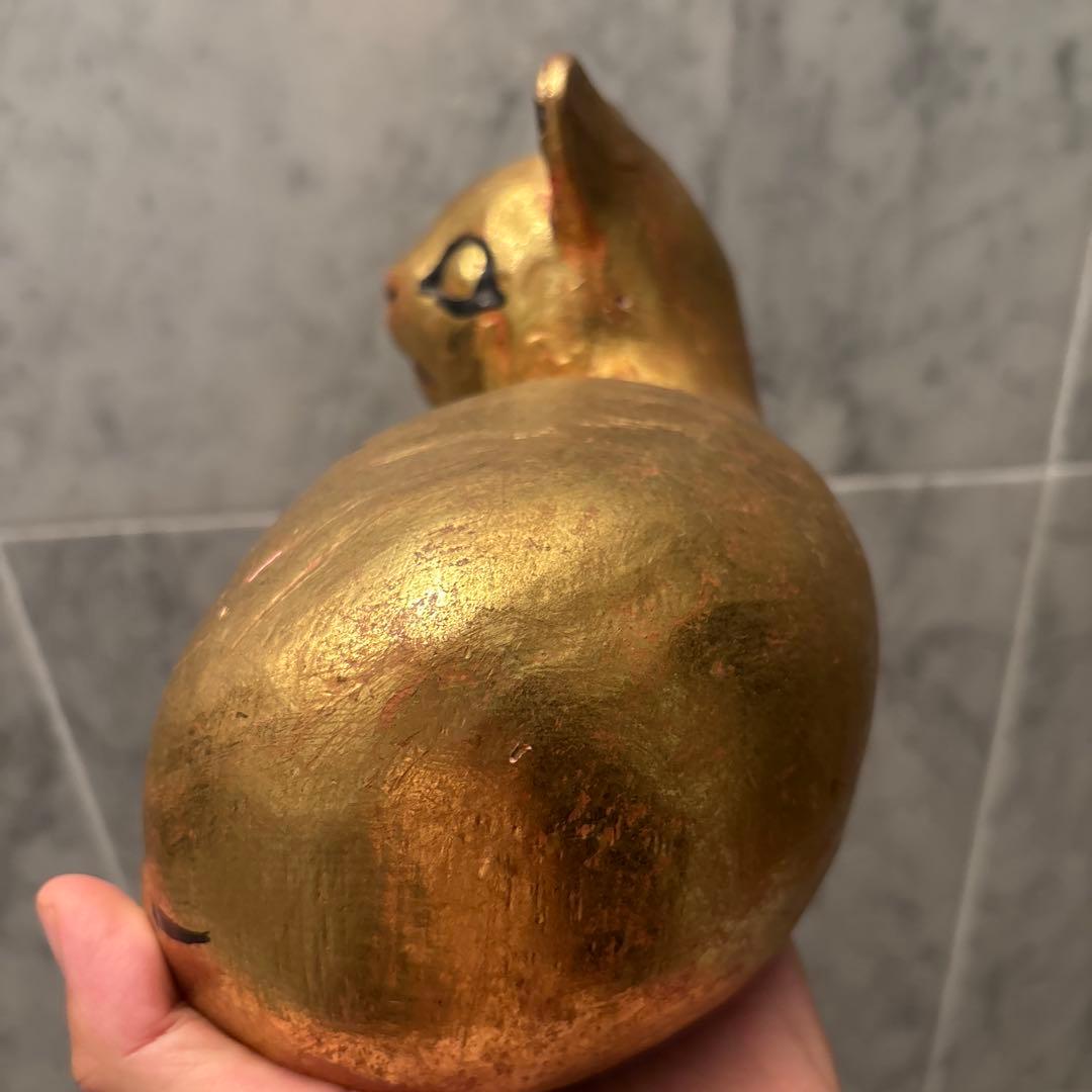 エジプトアンティーク　黄金に輝く木彫りのネコの彫刻オブジェ