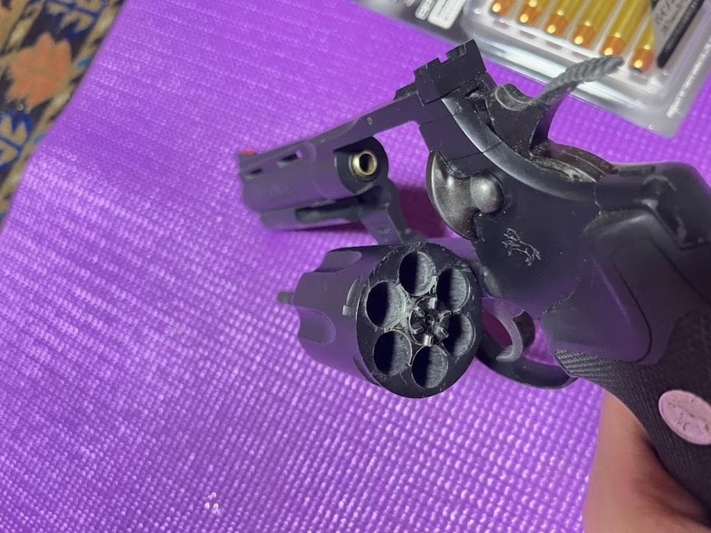 マルイ ガスリボルバー コルトパイソン.357マグナム 4インチ リアルカート化