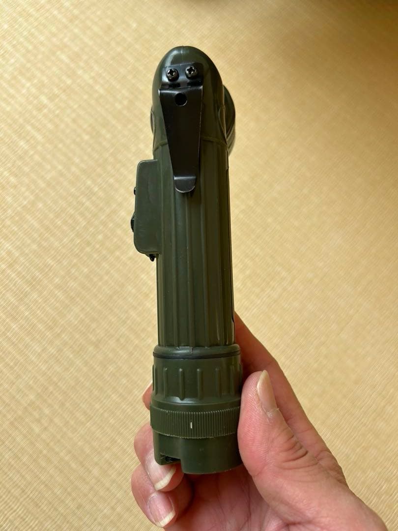 【タイムセール】陸上自衛隊　椅子付きリュック&懐中電灯