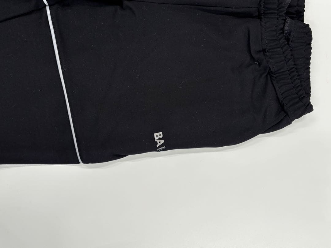 BALR. 黒ジャージパンツ ホワイトライン