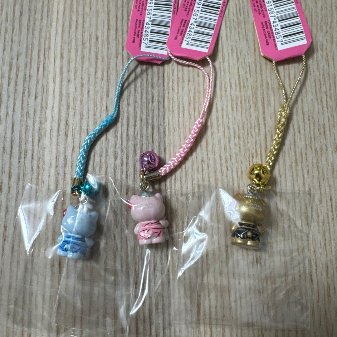 ご当地キティ　群馬県　鬼押出し園限定　鬼キティセット　新品　根付け　ストラップ