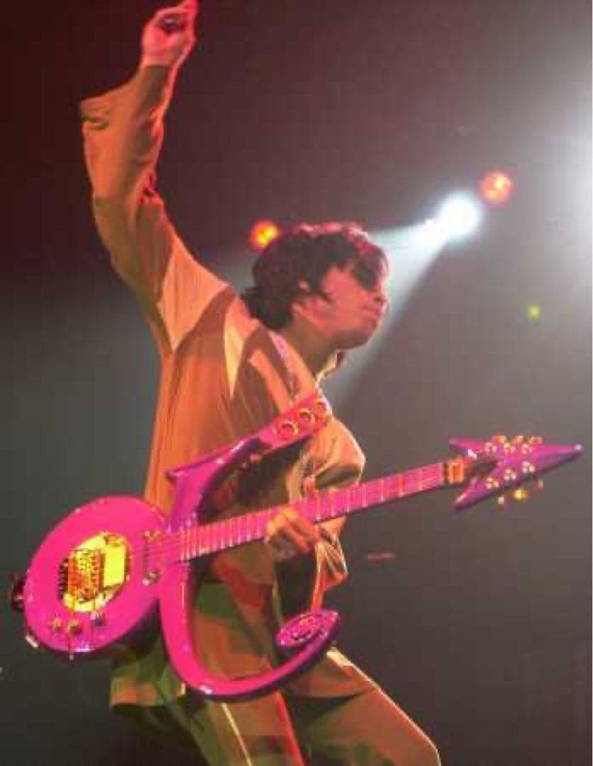 新品未使用プリンスprinceシンボルギター 美品　完動品エレキギター 激レア品