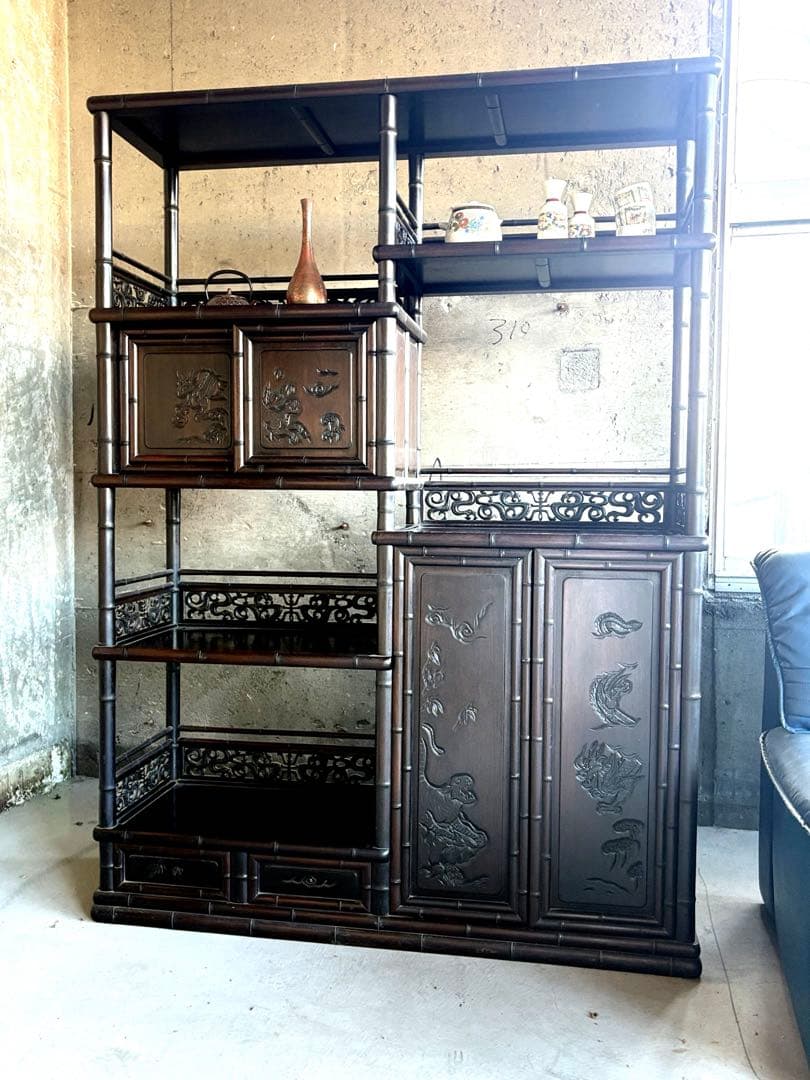 ✨⭕️古典的デザインの高級飾り棚✨レア 骨董品 棚　茶箪笥　昭和年代品　家具⭕️