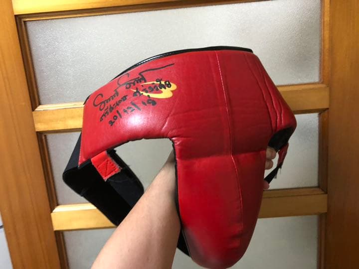 ボクシング世界チャンピオン、シーサケットの直筆サイン