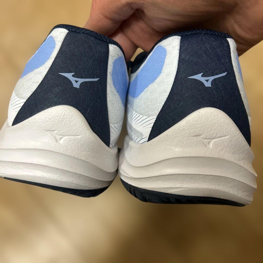 ミズノ　バレーボールシューズ　23.5