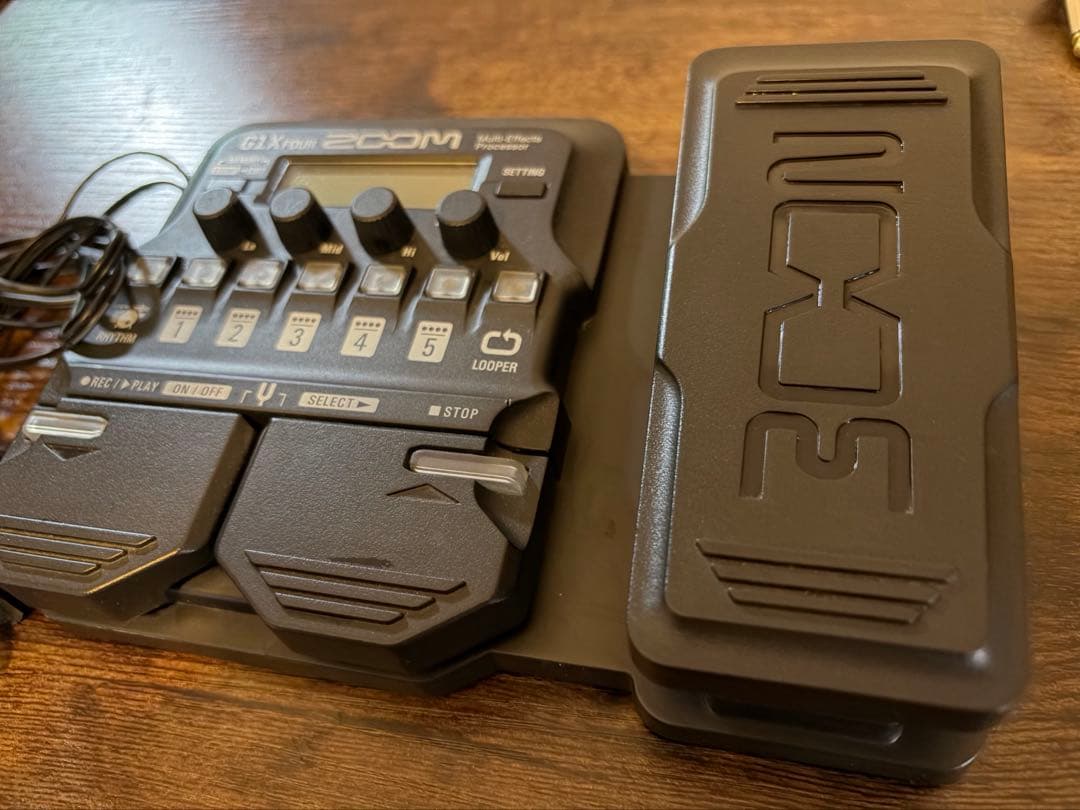 ZOOM マルチエフェクター　G1x FOUR