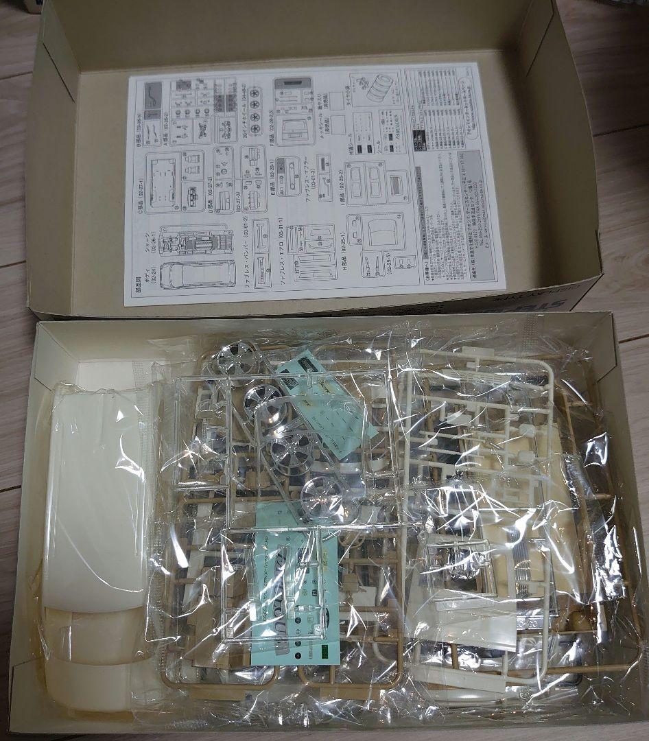 1/24 プラモデル7台まとめ売り　ランドクルーザー　ハイエース　ステップワゴン