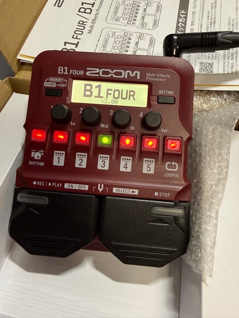 ZOOM B1 FOUR ベースマルチエフェクター