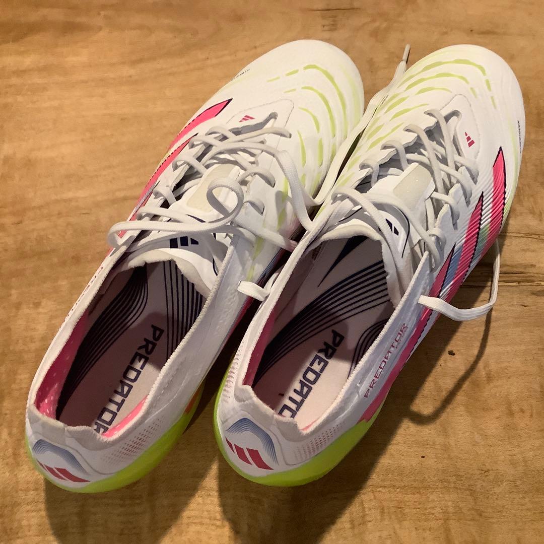 adidas PREDATOR サッカーシューズ