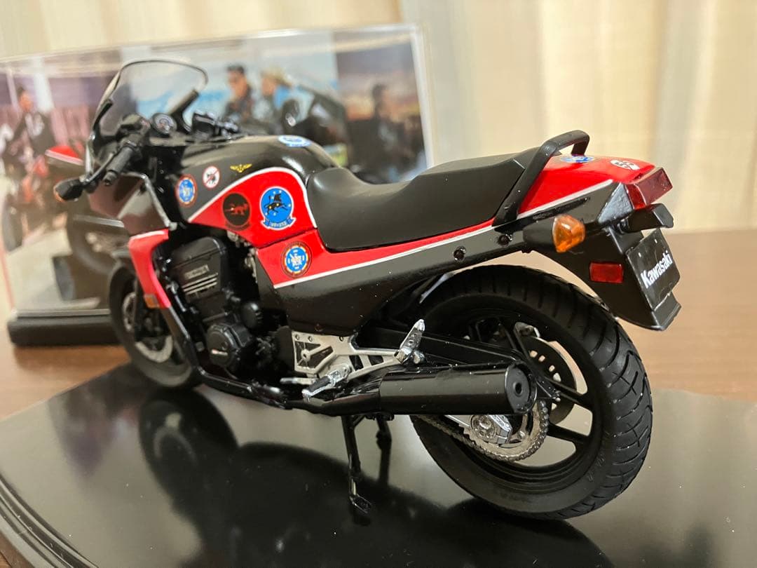 映画「トップガン」仕様GPZ900R プラモデル完成品