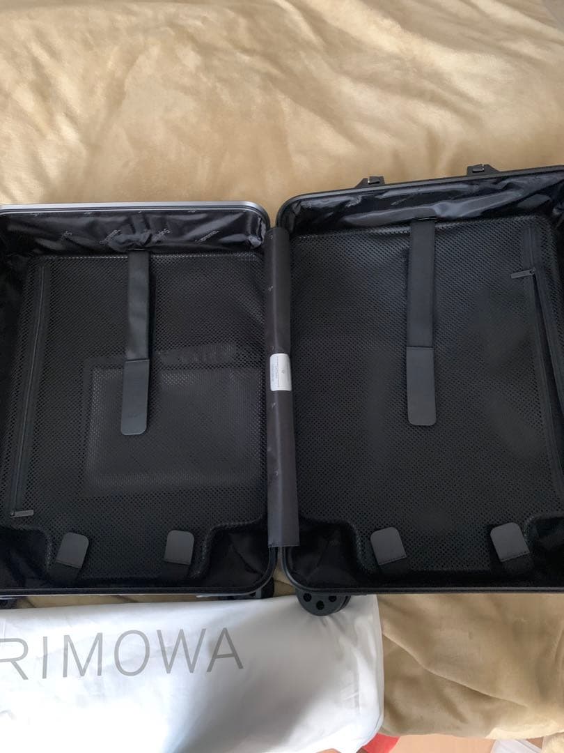 supreme rimowa キャリーケース　 Cabin Plus 49L