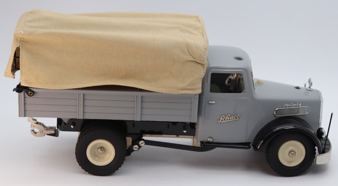 SCHUCO 2005 MAN F8 ホロ付きディーゼル・トラック 保管品