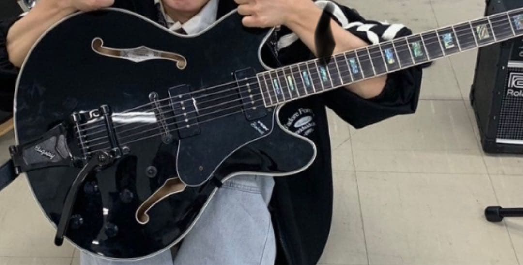 VOX Bobcat V90 with Bigsby ジェット・ブラック