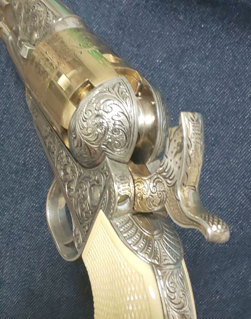 コルトM1861ネイビーリボルバー カスター将軍モデル