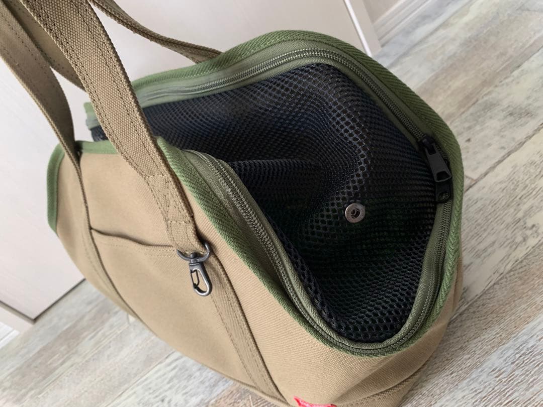 【フリーステッチ・Free Stitch】小型犬用のキャリーバッグ