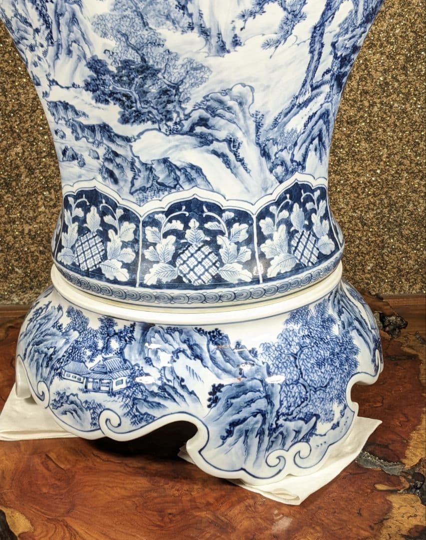 未使用　有田焼　沈香壺　染付　神右衛門作　総手描　特大八角壺　山水絵 三段飾り壷