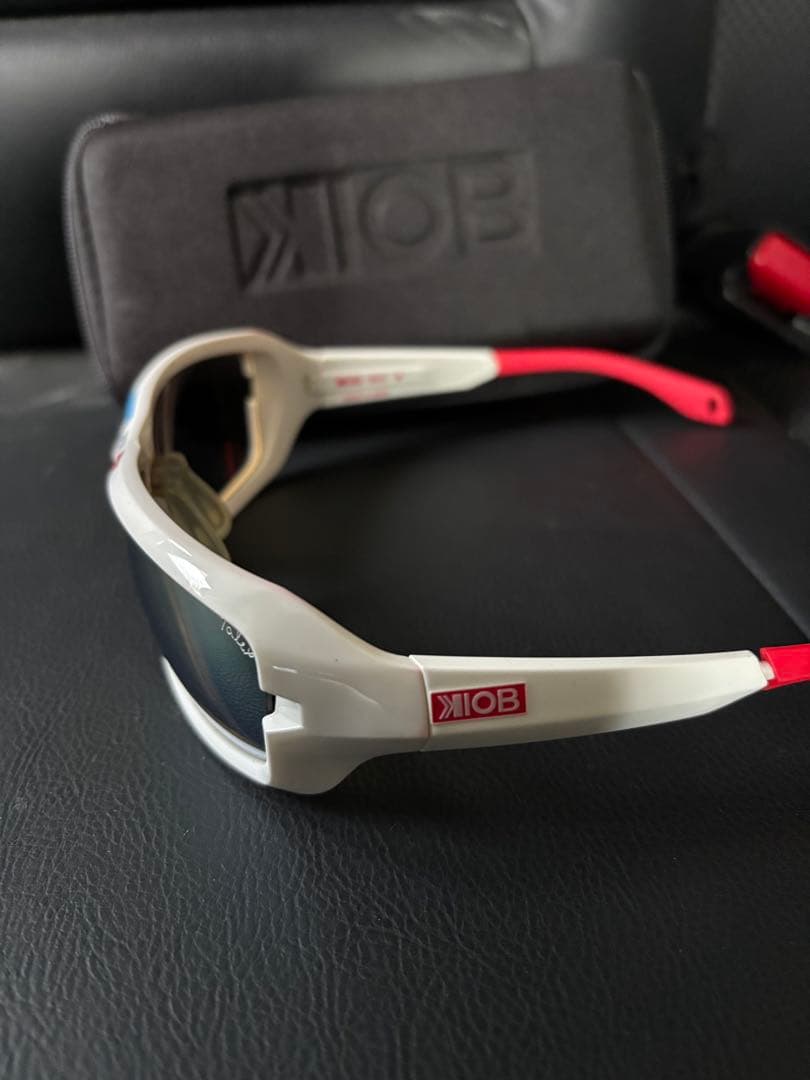 KIOB スポーツサングラス ホワイト/レッド
