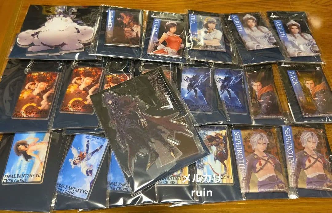ファイナルファンタジー7 エバークライシス アクリルスタンド 缶バッジ 22点