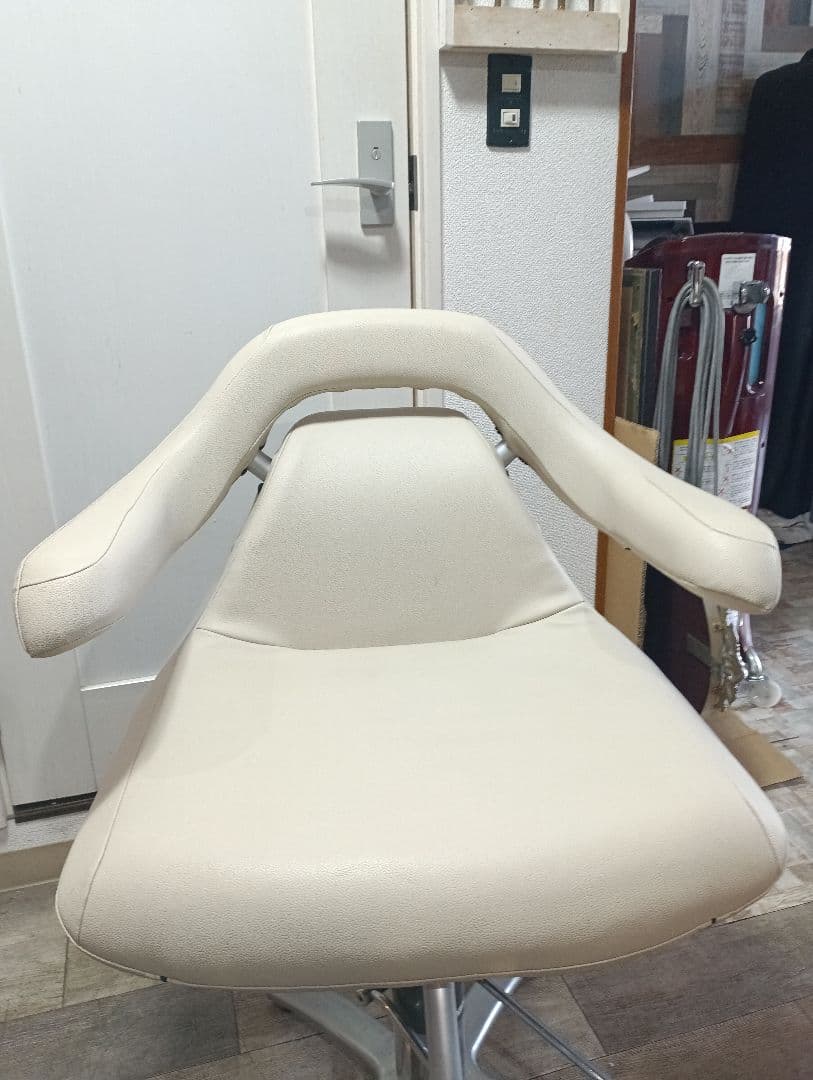 タカラベルモントスタイリングチェア②