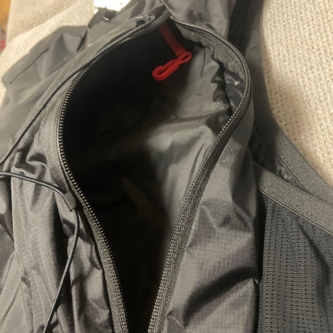 ACTIVE SKIN 4 ランニングベスト　フラスク付　アクティブスキン　M