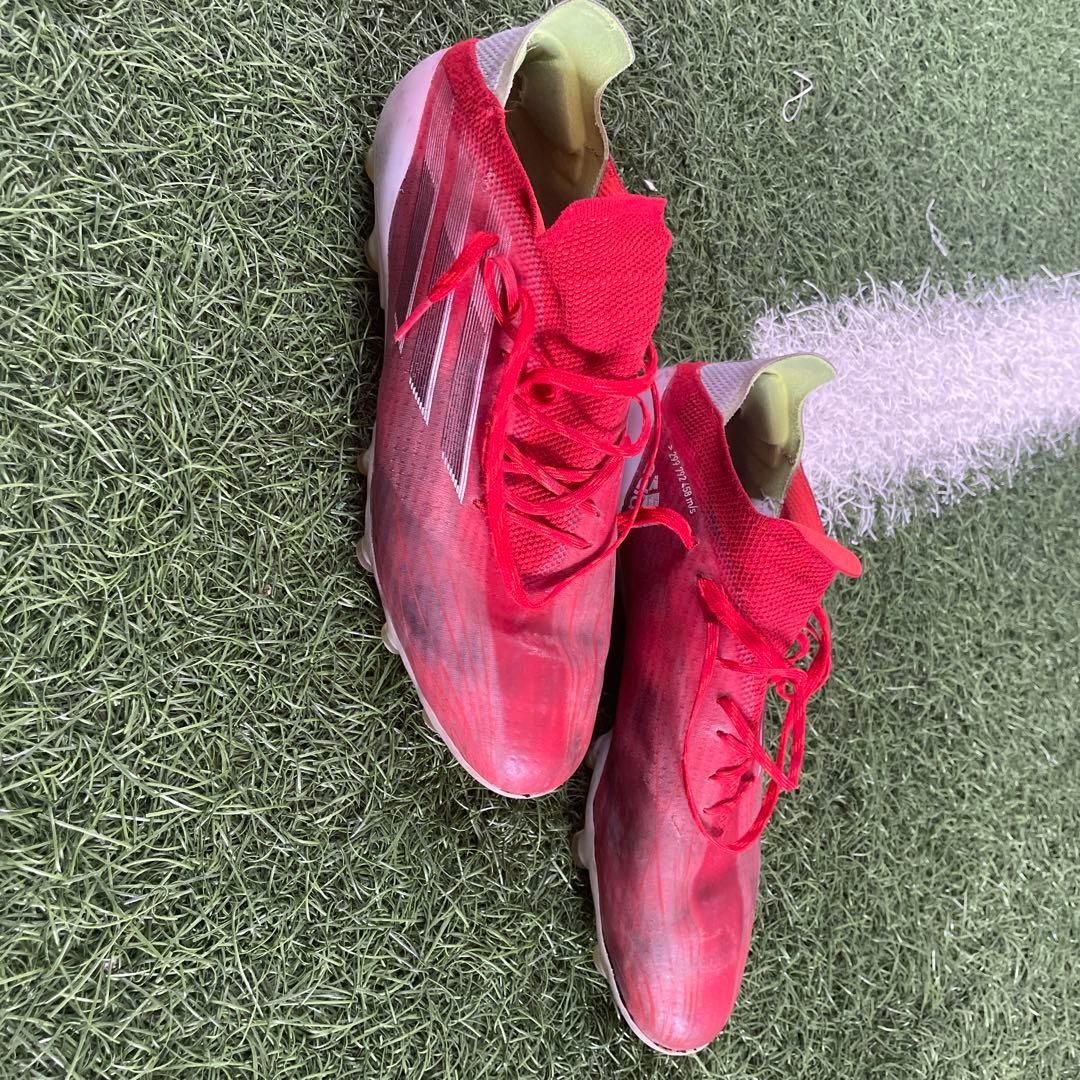 adidasのXトップモデル