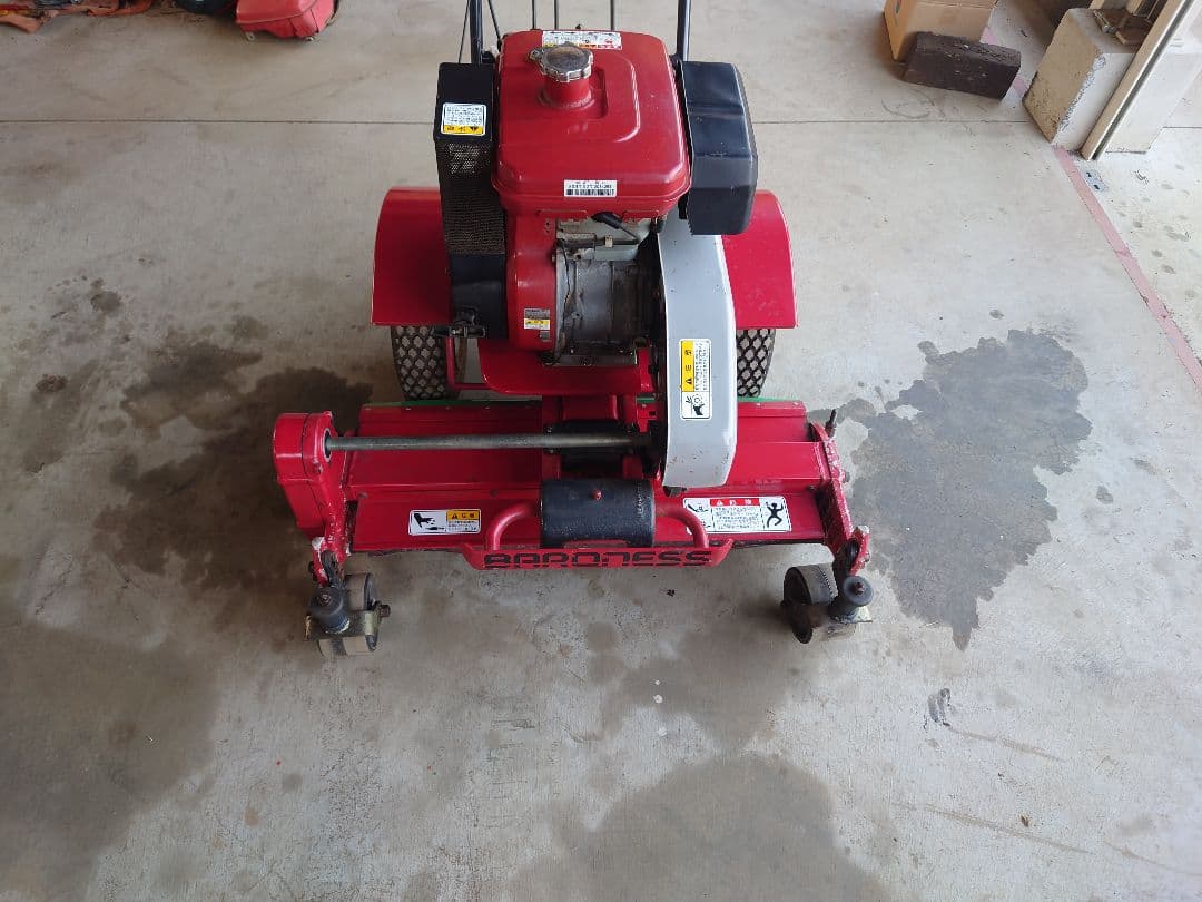 バロネス　LM81 芝刈機