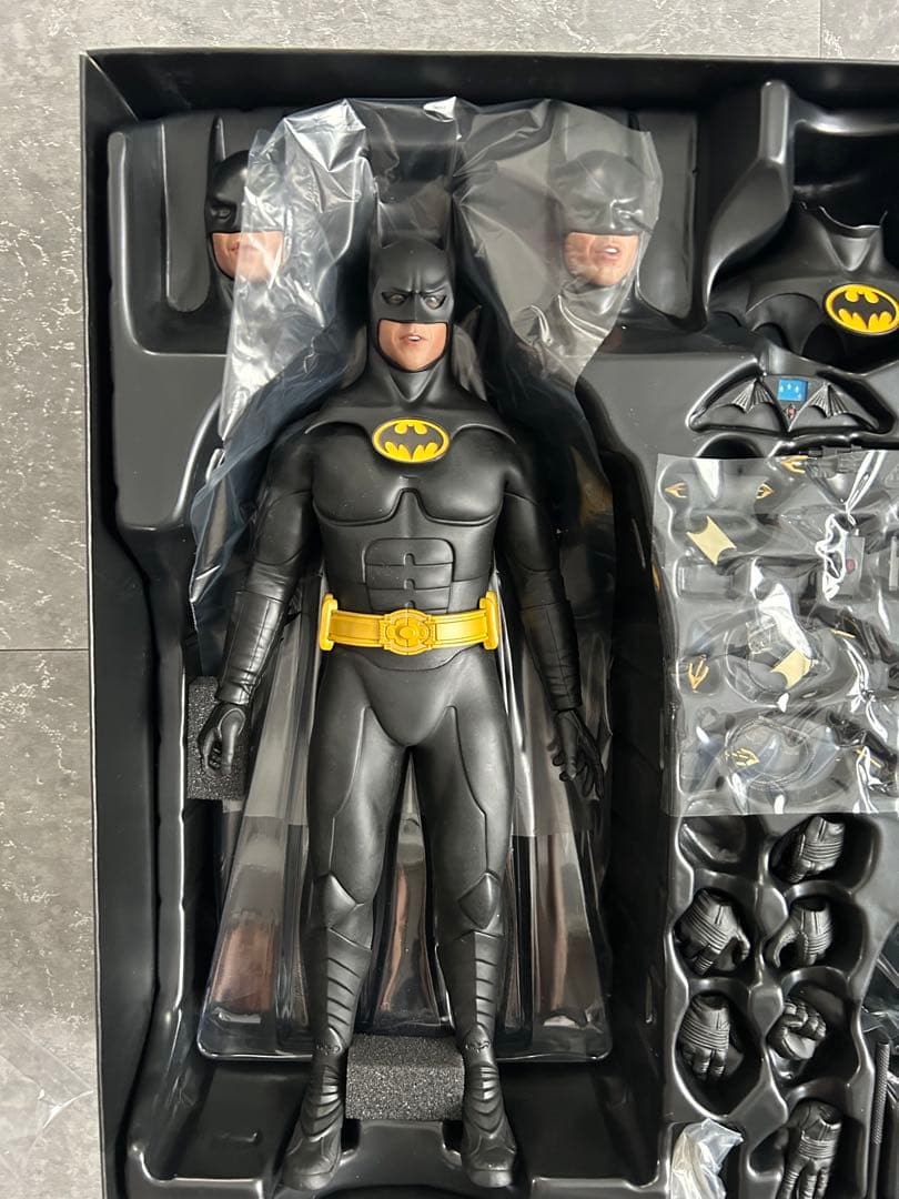 ホットトイズ バットマンリターンズ バットマン＆ブルース・ウェイン（２体セット）