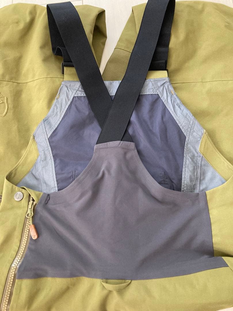 ノローナ　スキーウェア　スノーボードウェア　上下セット　レディース