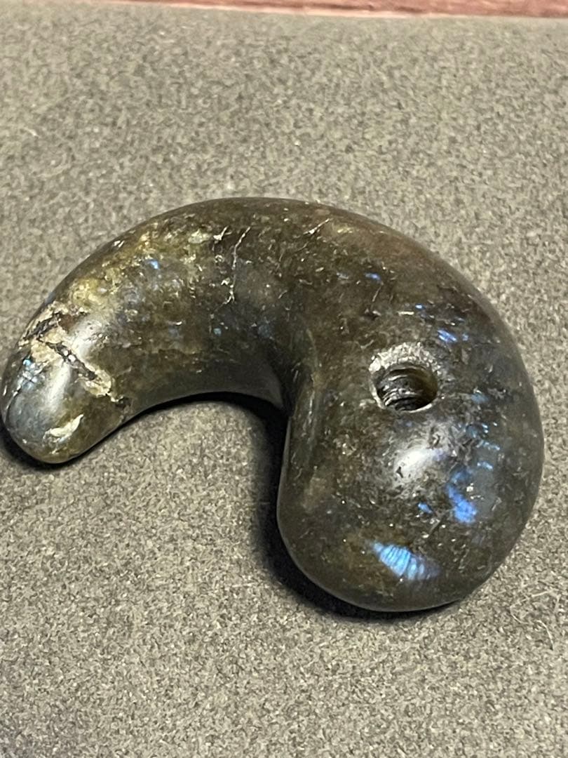 古墳時代　勾玉　出土品　発掘品　大型4.8cm