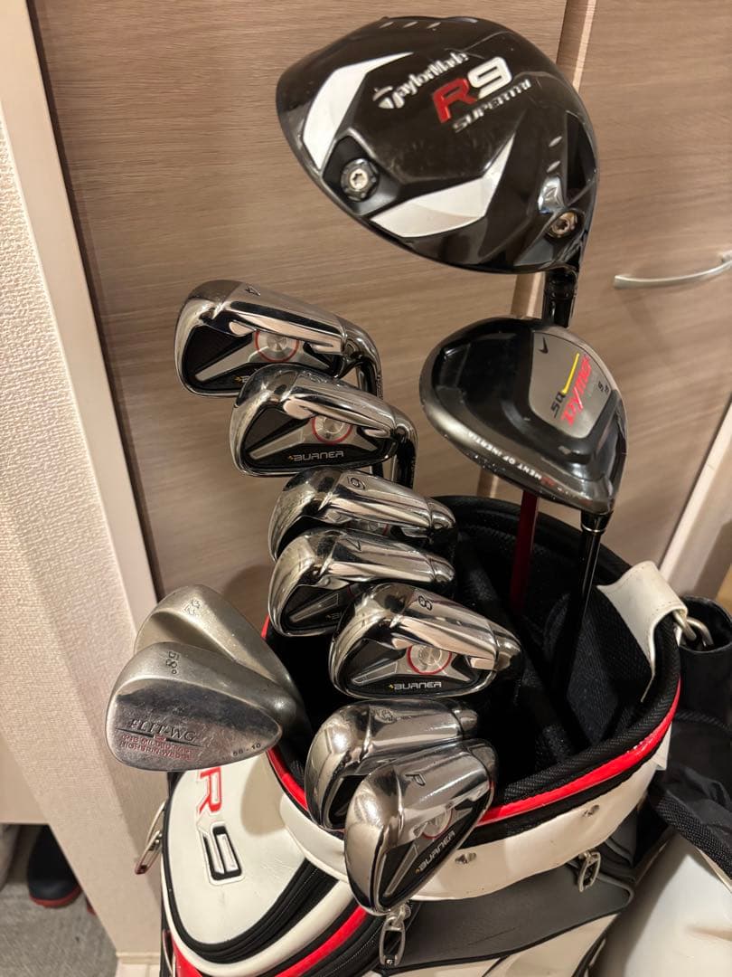 TaylorMade R9 ゴルフバッグ・クラブセット