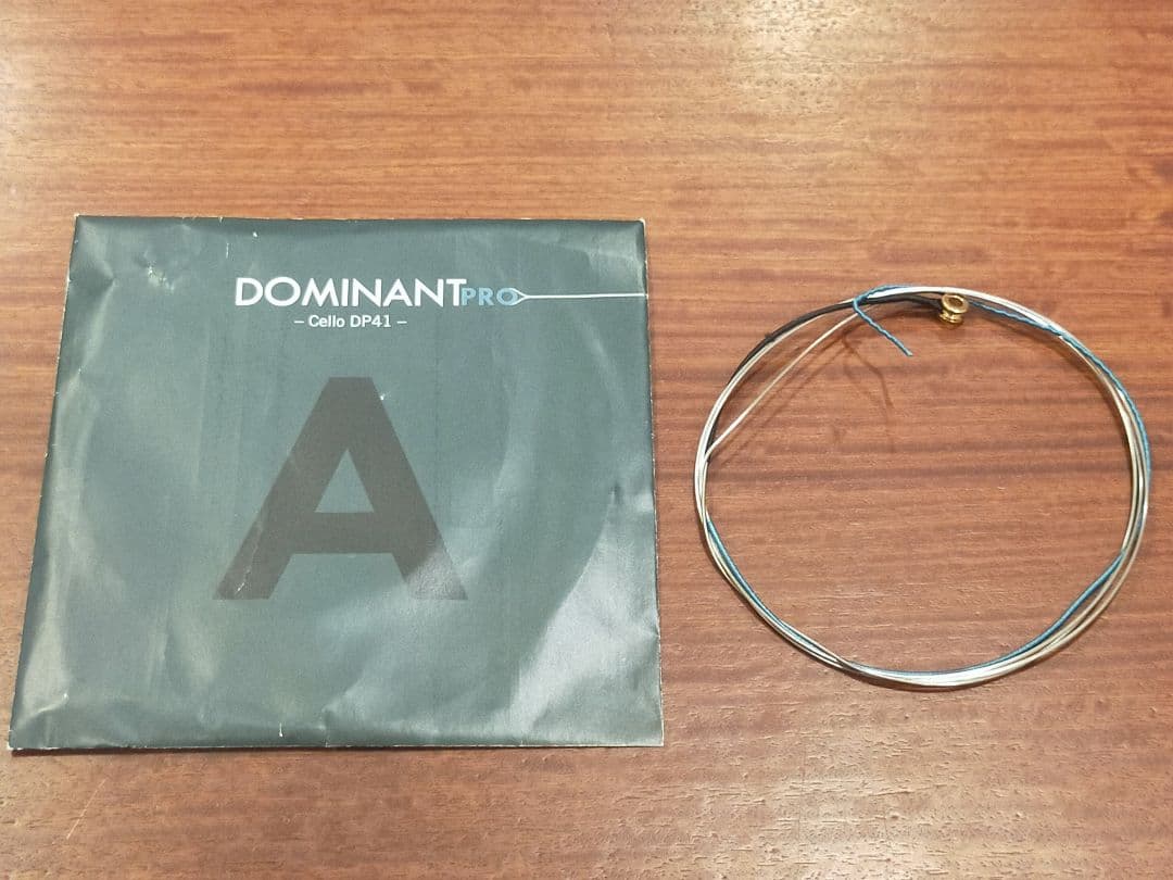 チェロ中古弦セット　4/4 　DOMINANT PRO