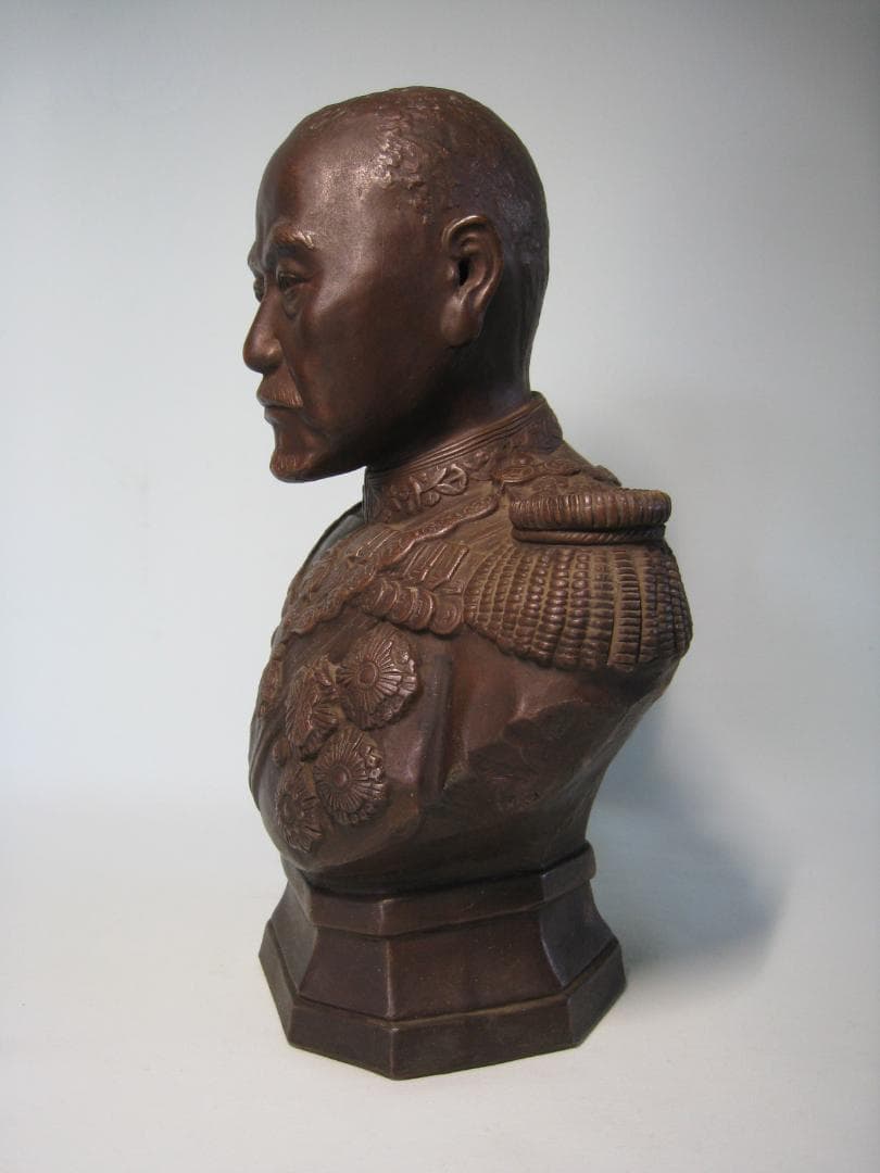 備前焼【海軍大将　東郷平八郎胸像】興楽園　13代木村長十郎友敬作