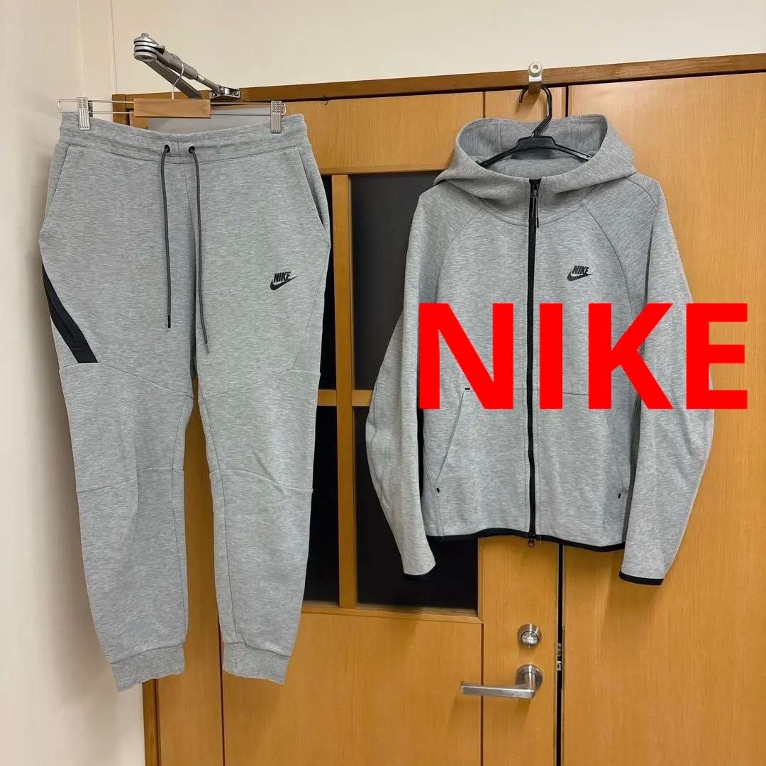 NIKE テックフリース　スウェット　上下セット　パーカー　長ズボン　ナイキ