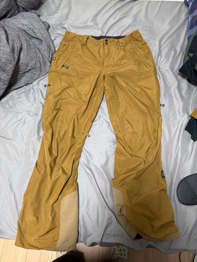 686スノーボードウェアセット（ジャケット・パンツ）