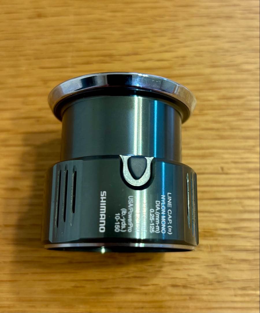 【値下げ】【送料無料】【ほぼ新品】22ステラ！C3000MHG純正スプール！