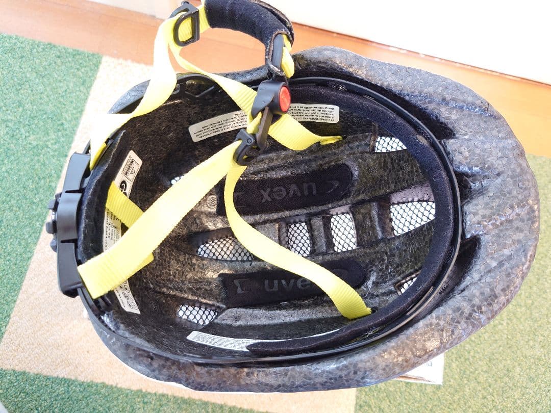 Husqvarna トレーニングバイク　ストライダー　ヘルメット、プロテクター付