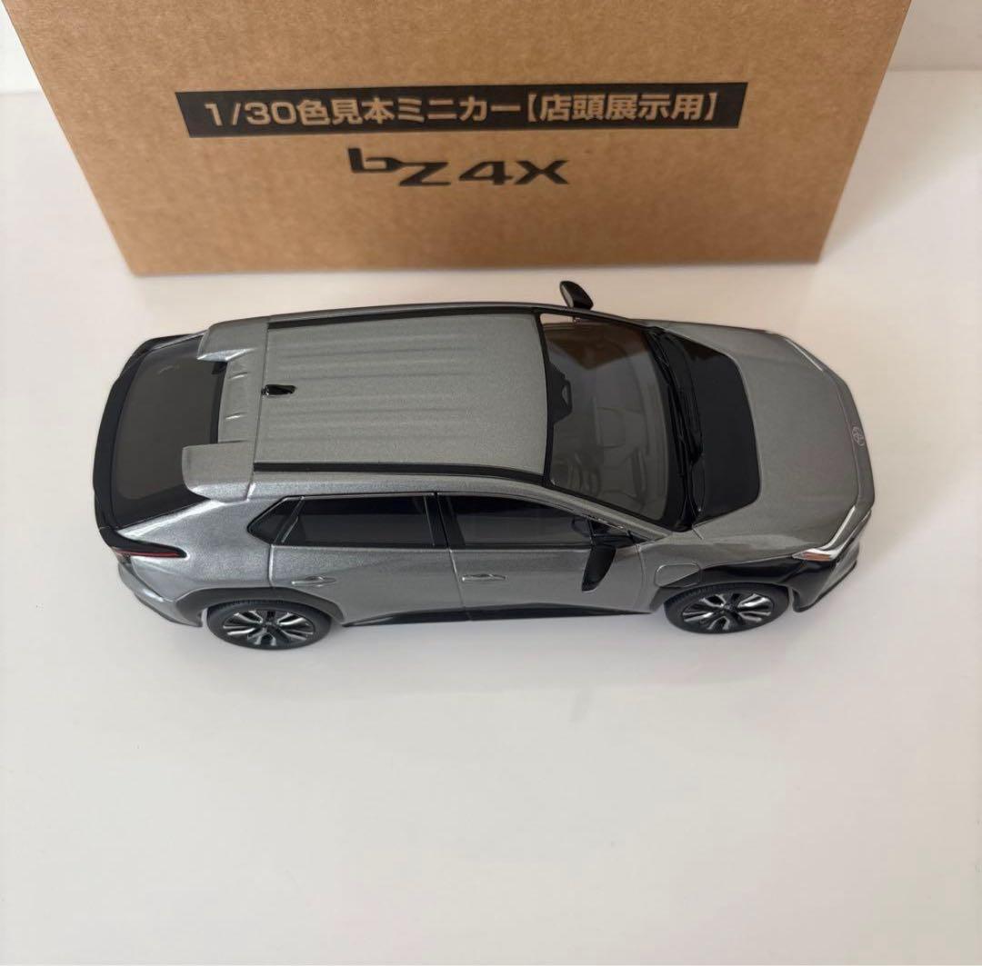 トヨタ 新型bZ4X ミニカーカラーサンプル プレシャスメタル【非売品】