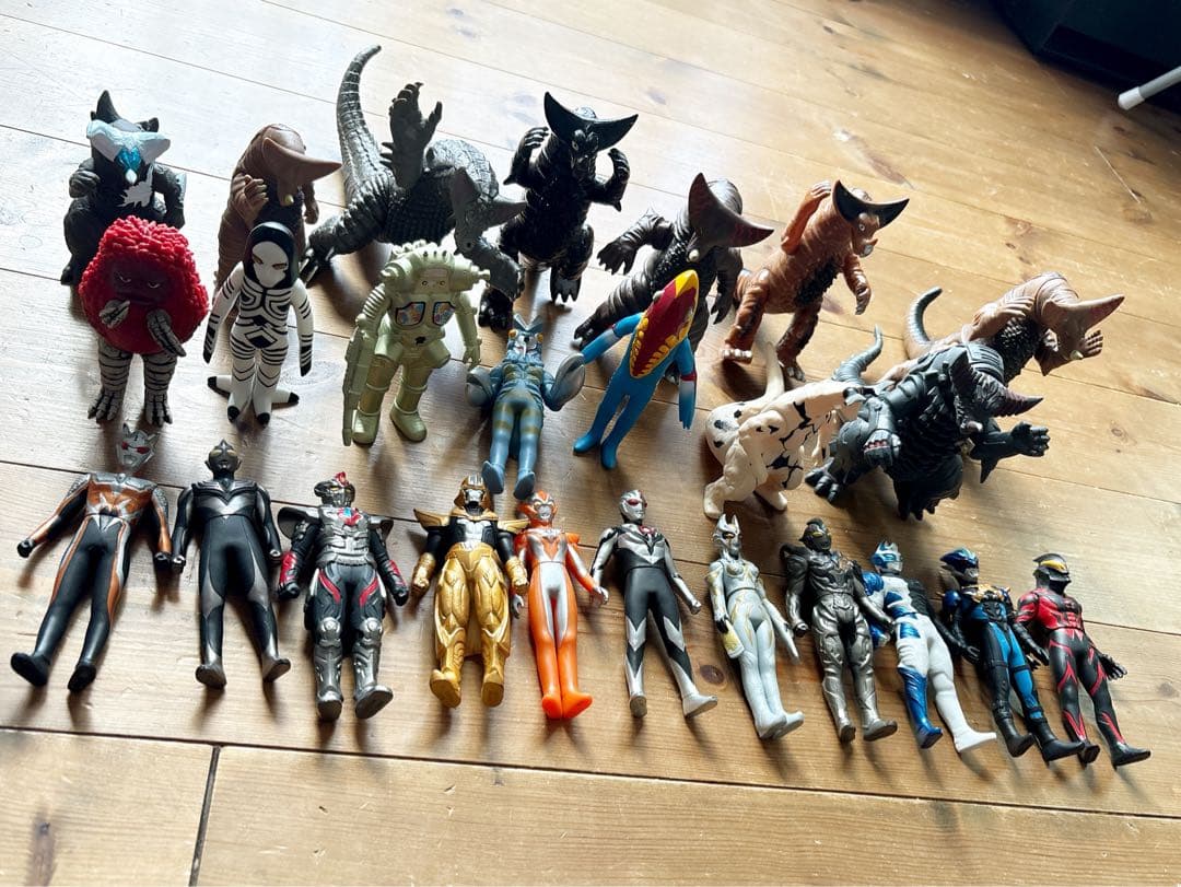 ウルトラマンフィギュアセット80体。ウルトラヒーロー53体、ウルトラ怪獣27体。