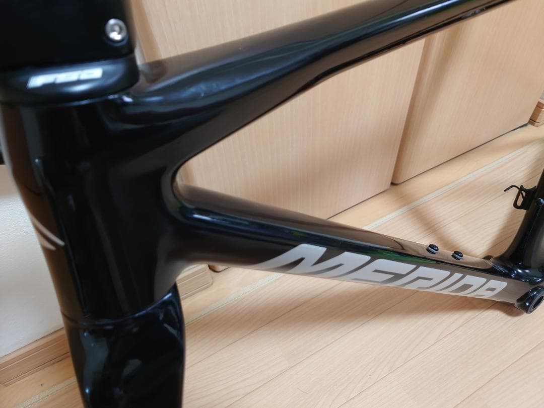 MERIDAスクルトゥーラXSサイズ完全ケーブル内蔵Di2配線バッテリー付