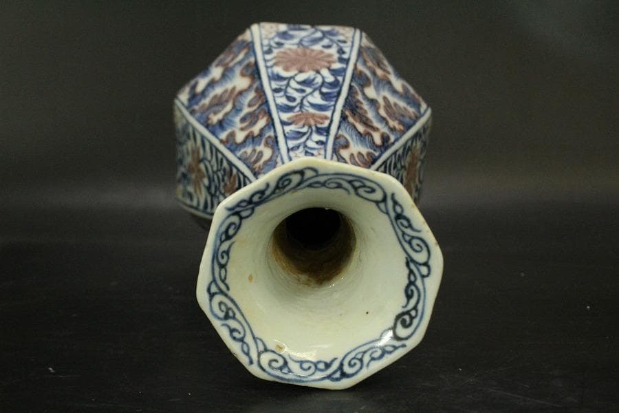 中国美術 青花紅 蓮花紋 八方瓶(A817)