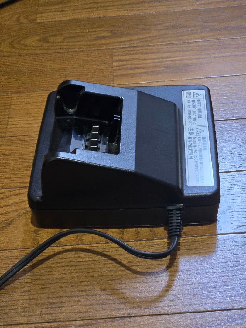 パナソニック　電動自転車　バッテリー充電器