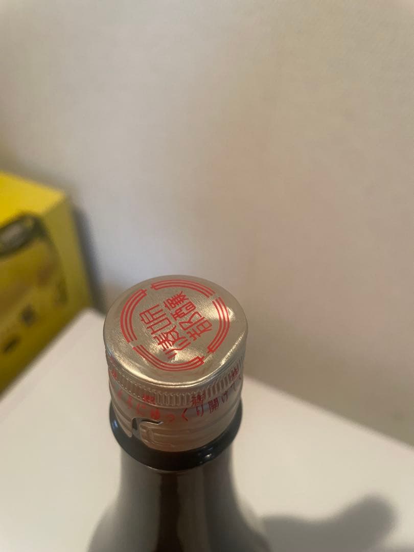 勝駒 純米酒 1800ml x 2本、キャップにダメージあり