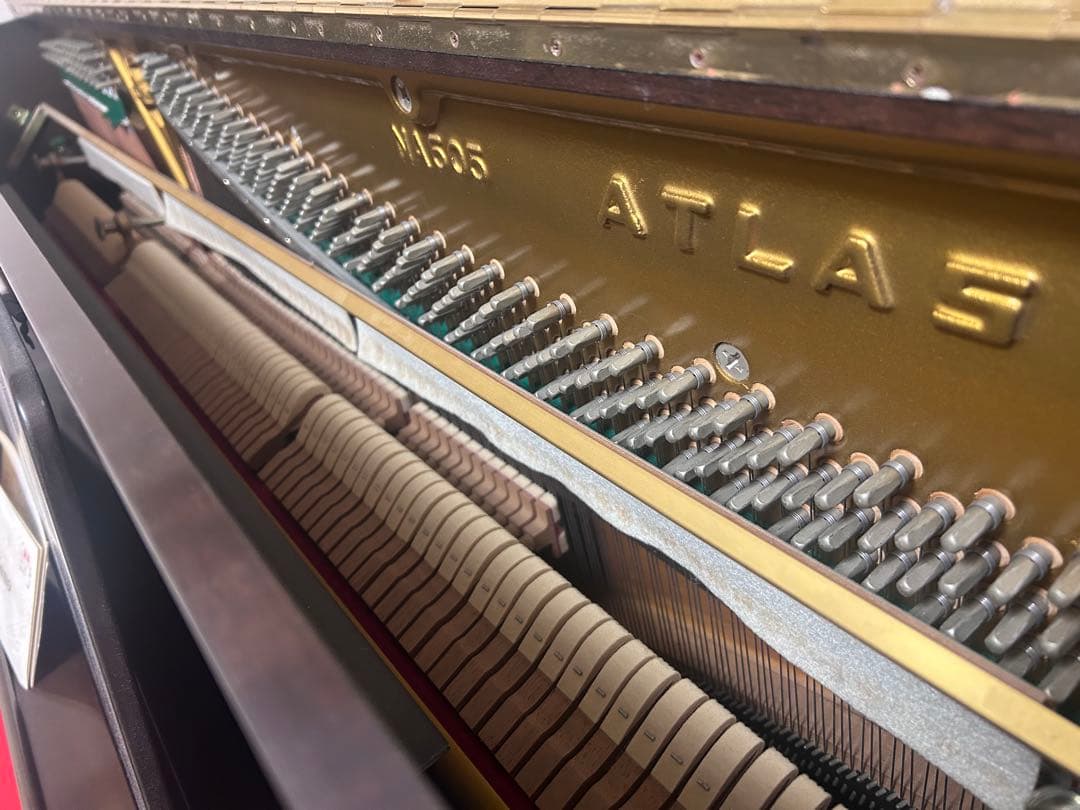 Atlas アップライトピアノ 茶色　椅子付き