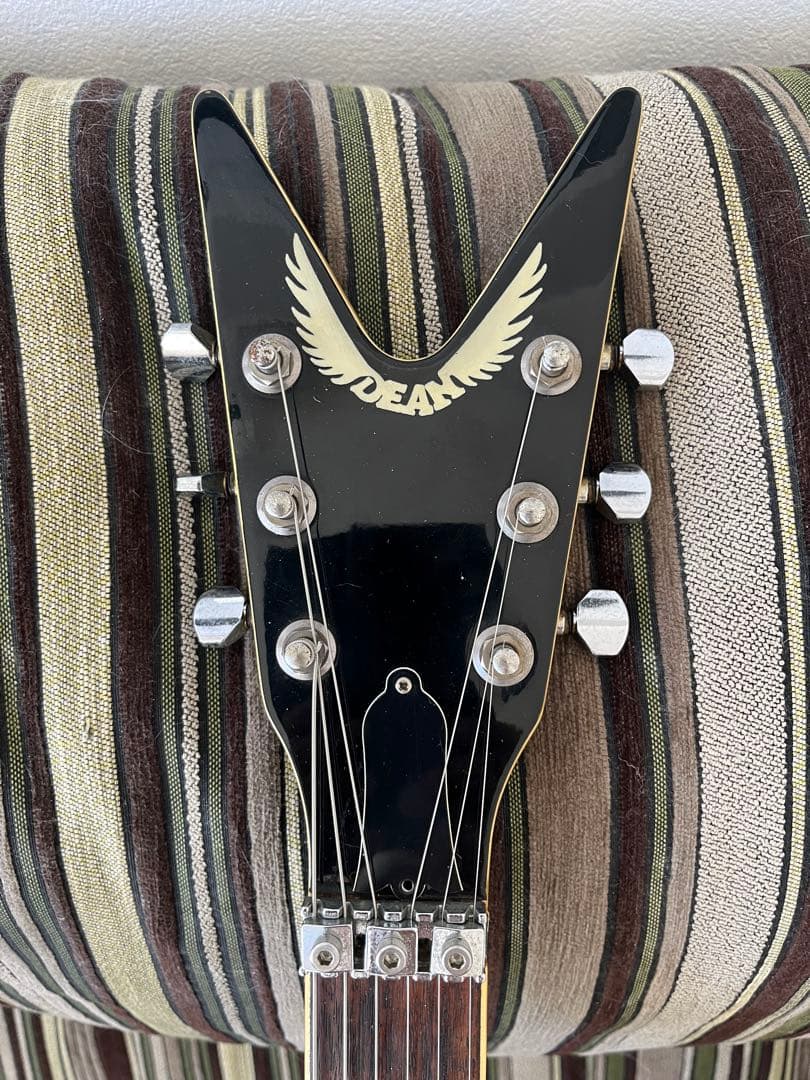 カワイイ！　スーパーギタリストモディファイ　Deanギター　EMGサウンド